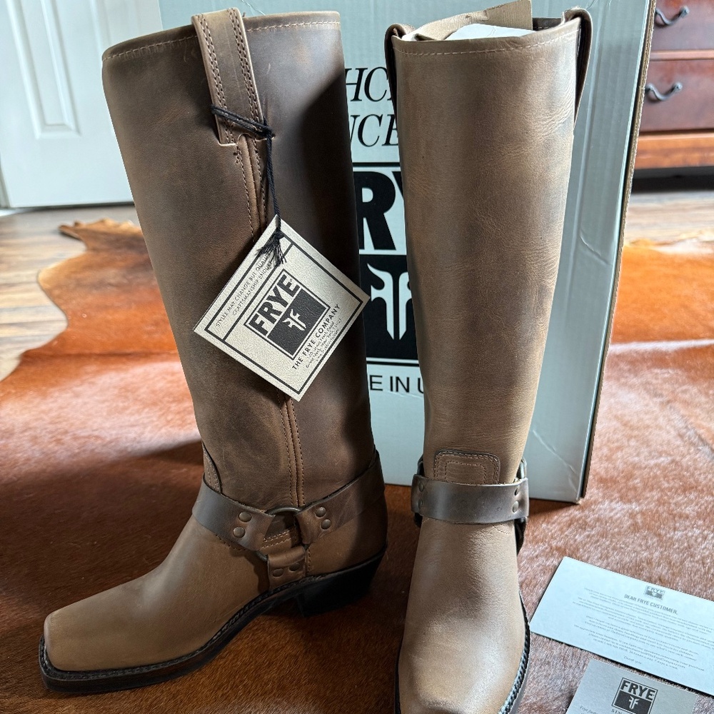 NWT - FRYE - Harness 15R crazy horse - tall brown leather boots